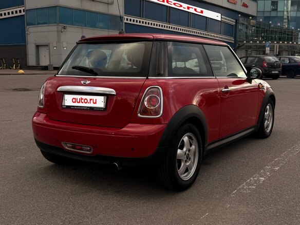 2011 Mini Hatch One II (R56) Рестайлинг, красный, 850000 рублей - вид 2