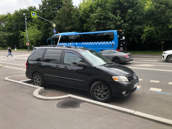 2001 Mazda MPV II (LW), чёрный