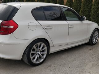 2011 BMW 1 серии 116i I (E81/E82/E87/E88) Рестайлинг, белый, 900000 рублей, вид 1