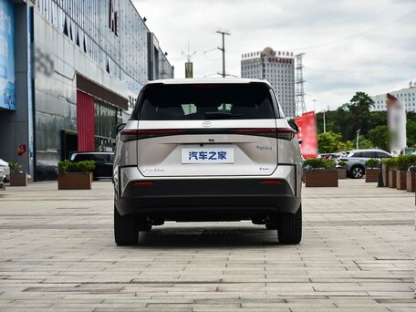 2026 Toyota bZ3X 50 kWh, золотистый, 2442000 рублей, вид 5