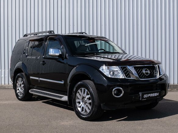 2011 Nissan Pathfinder III Рестайлинг, чёрный