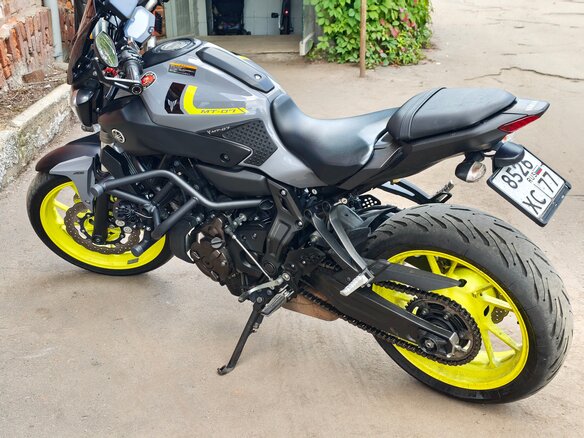 2017 Yamaha MT-07 (FZ-07), жёлтый, 639999 рублей - вид 1