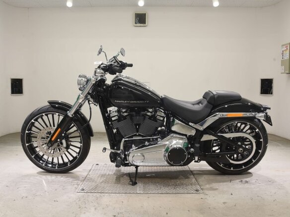 2026 Harley-Davidson Breakout, чёрный - вид 5
