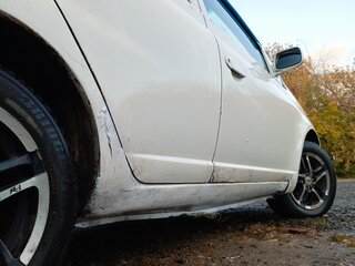 2001 Toyota Platz, белый, 195000 рублей, вид 4