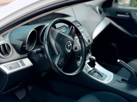 2011 Mazda 3 II (BL), белый, 800000 рублей - вид 6