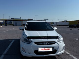 2013 Hyundai Solaris I, белый, 650000 рублей, вид 3