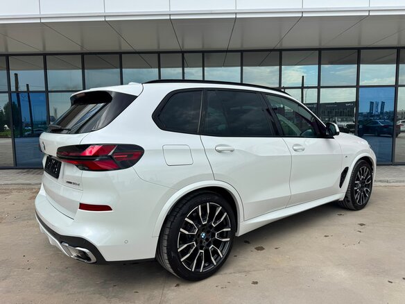 2025 BMW X5 30d IV (G05/G18) Рестайлинг, белый, 12750000 рублей - вид 4