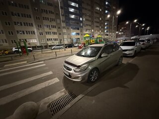 2012 Hyundai Solaris I, бежевый, 580000 рублей, вид 4