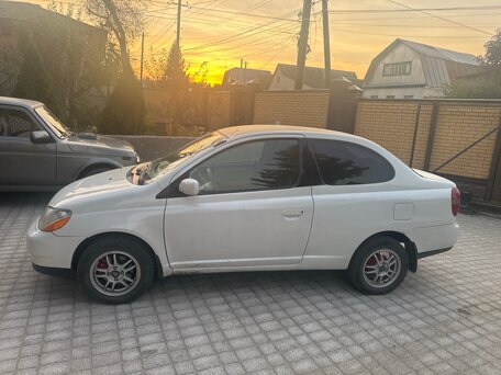 2000 Toyota Echo, белый, 405000 рублей, вид 3