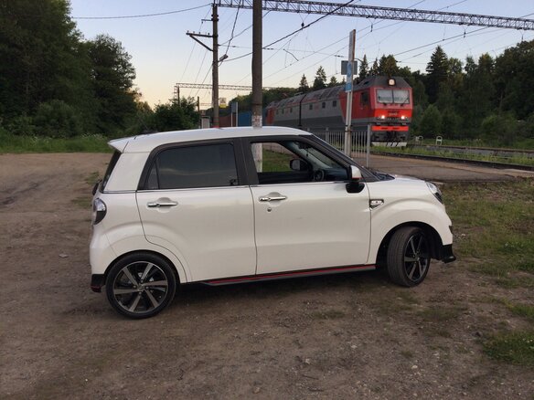 2015 Daihatsu Cast I, белый, 835000 рублей - вид 2