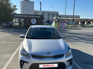 2020 Kia Rio IV, серебристый, 890000 рублей, вид 2