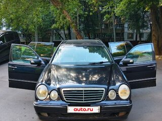 2000 Mercedes-Benz E-Класс 240 II (W210, S210) Рестайлинг, фиолетовый, 450000 рублей, вид 1