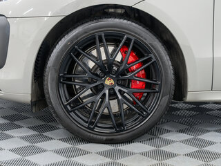 2023 Porsche Macan GTS I Рестайлинг 2, серый, 12750000 рублей, вид 3