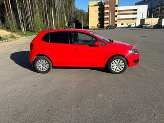 2014 Volkswagen Polo V, красный, 750000 рублей, вид 3