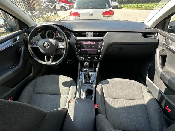 2017 Skoda Octavia III (A7) Рестайлинг, серый, 1750000 рублей - вид 9