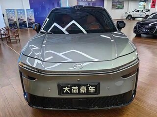 2025 Toyota bZ3X 58.3 kWh, серебристый, 2500077 рублей, вид 2