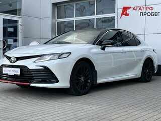 2021 Toyota Camry VIII (XV70) Рестайлинг, белый, 2900000 рублей, вид 3