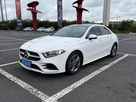 2023 Mercedes-Benz A-Класс 180 Long IV (W177) Рестайлинг, белый, 1990000 рублей, вид 1