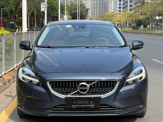 2020 Volvo V40 II Рестайлинг, серый, 1329777 рублей, вид 2