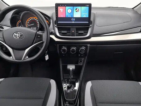 2022 Toyota Yaris L XP150 Рестайлинг, белый, 1050000 рублей, вид 5