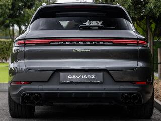 2026 Porsche Cayenne E-Hybrid III Рестайлинг, серый, 12200000 рублей, вид 5