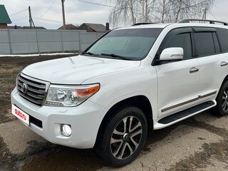 2014 Toyota Land Cruiser 200 Series Рестайлинг 1, белый, 3999999 рублей, вид 2