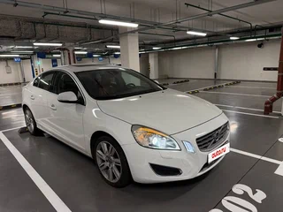 2012 Volvo S60 II, белый, 1350000 рублей, вид 4