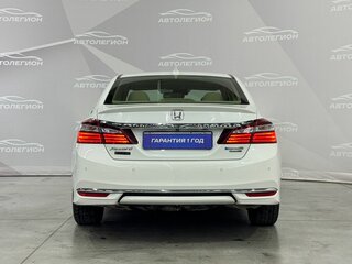 2017 Honda Accord IX Рестайлинг, белый, 2170000 рублей, вид 3