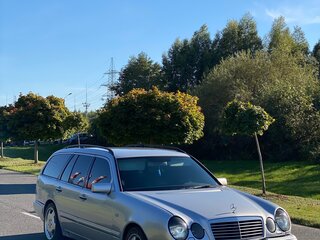 1997 Mercedes-Benz E-Класс 300 II (W210, S210), серебристый, 320000 рублей, вид 3