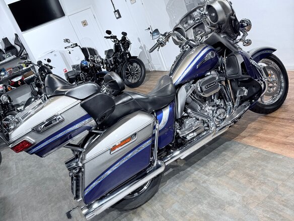 2016 Harley-Davidson CVO Limited, синий, 1799000 рублей - вид 5