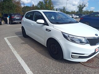 2016 Kia Rio III Рестайлинг, белый, 700000 рублей, вид 3