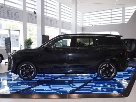 2026 Toyota bZ3X 50 kWh, чёрный, 2500000 рублей, вид 4