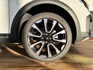 2026 Lada (ВАЗ) Vesta SW Cross I Рестайлинг (NG), белый, 5000000 рублей, вид 3