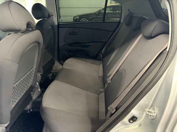 2010 Kia Rio II Рестайлинг, серебристый, 577000 рублей - вид 12