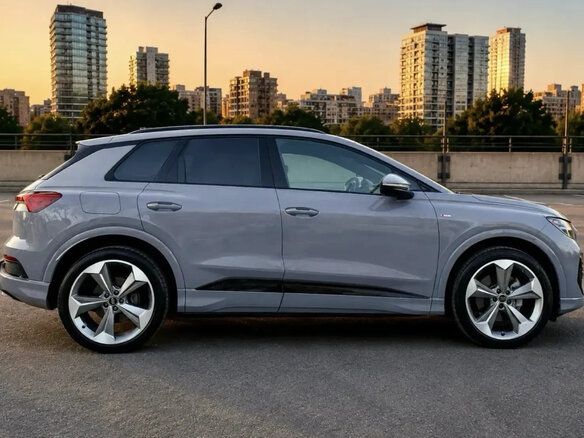 2025 Audi Q4 e-tron 45 quattro I, серый - вид 6