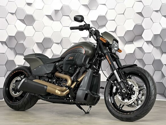 2018 Harley-Davidson FXDR 114, серый, 1949000 рублей