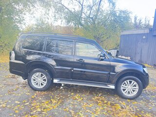 2012 Mitsubishi Pajero IV Рестайлинг 1, чёрный, 2300000 рублей, вид 3