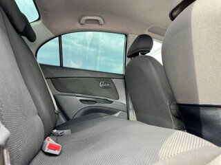 2011 Kia Rio II Рестайлинг, белый, 625000 рублей, вид 4