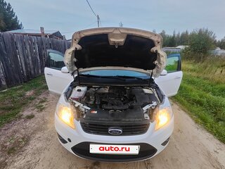 2010 Ford Focus II Рестайлинг, белый, 650000 рублей, вид 2