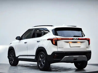 2023 Kia KX3, белый, 1650000 рублей, вид 4