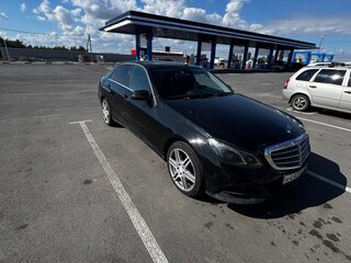 2013 Mercedes-Benz E-Класс 200 IV (W212, S212, C207) Рестайлинг, чёрный, 1800000 рублей, вид 2