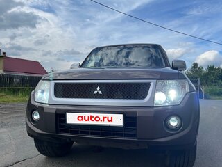 2011 Mitsubishi Pajero IV Рестайлинг 1, коричневый, 2000000 рублей, вид 3
