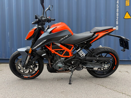 2023 KTM 390 Duke, красный, 550000 рублей, вид 2