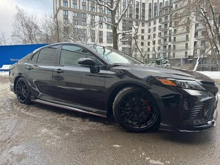 2021 Toyota Camry US Market VIII (XV70) Рестайлинг, чёрный, 2800000 рублей, вид 3