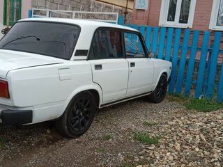 1996 Lada (ВАЗ) 2105, белый, 135000 рублей, вид 2