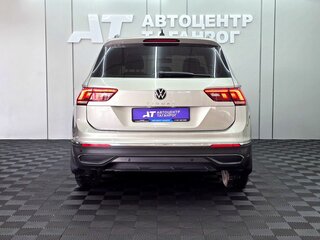 2021 Volkswagen Tiguan II Рестайлинг, серебристый, 2565000 рублей, вид 5