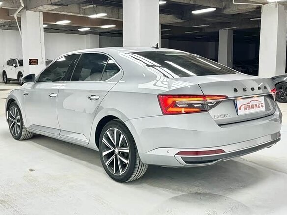 2022 Skoda Superb III Рестайлинг, белый, 2200315 рублей - вид 3