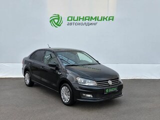 2017 Volkswagen Polo V Рестайлинг, чёрный, 940000 рублей, вид 3
