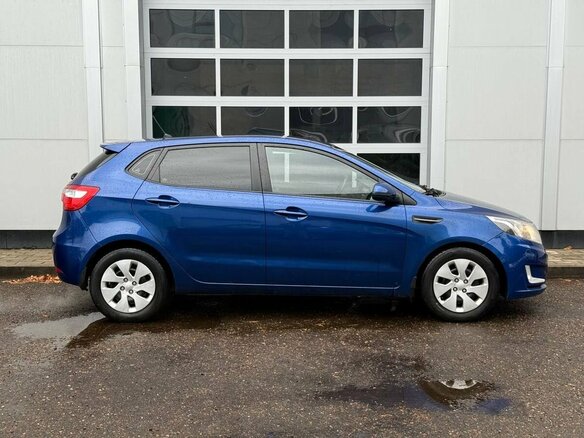 2012 Kia Rio 4-speed III, синий, 800000 рублей - вид 5