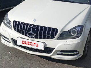 2011 Mercedes-Benz C-Класс 200 III (W204) Рестайлинг, белый, 1350000 рублей, вид 3